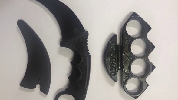 Մետրոպոլիտենի պահպանության բաժին բերման ենթարկված երիտասարդի մոտ սառը զենքեր կային (տեսանյութ)